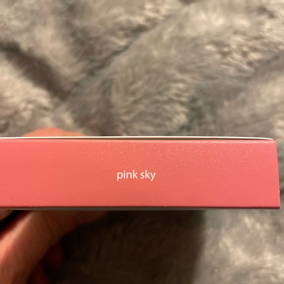 Tarte Sea. Breezy cream blush. “Pink Sky” Gorgeous color. NIB and untouched. - Picture 2 of 3